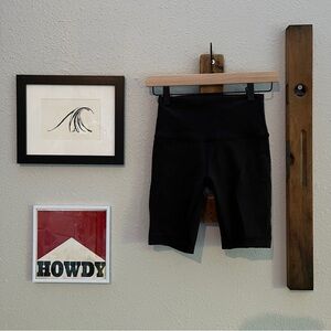 $58 Lululemon Wunder Train High Rise Short 8" Everlux Size 4 Black EUC